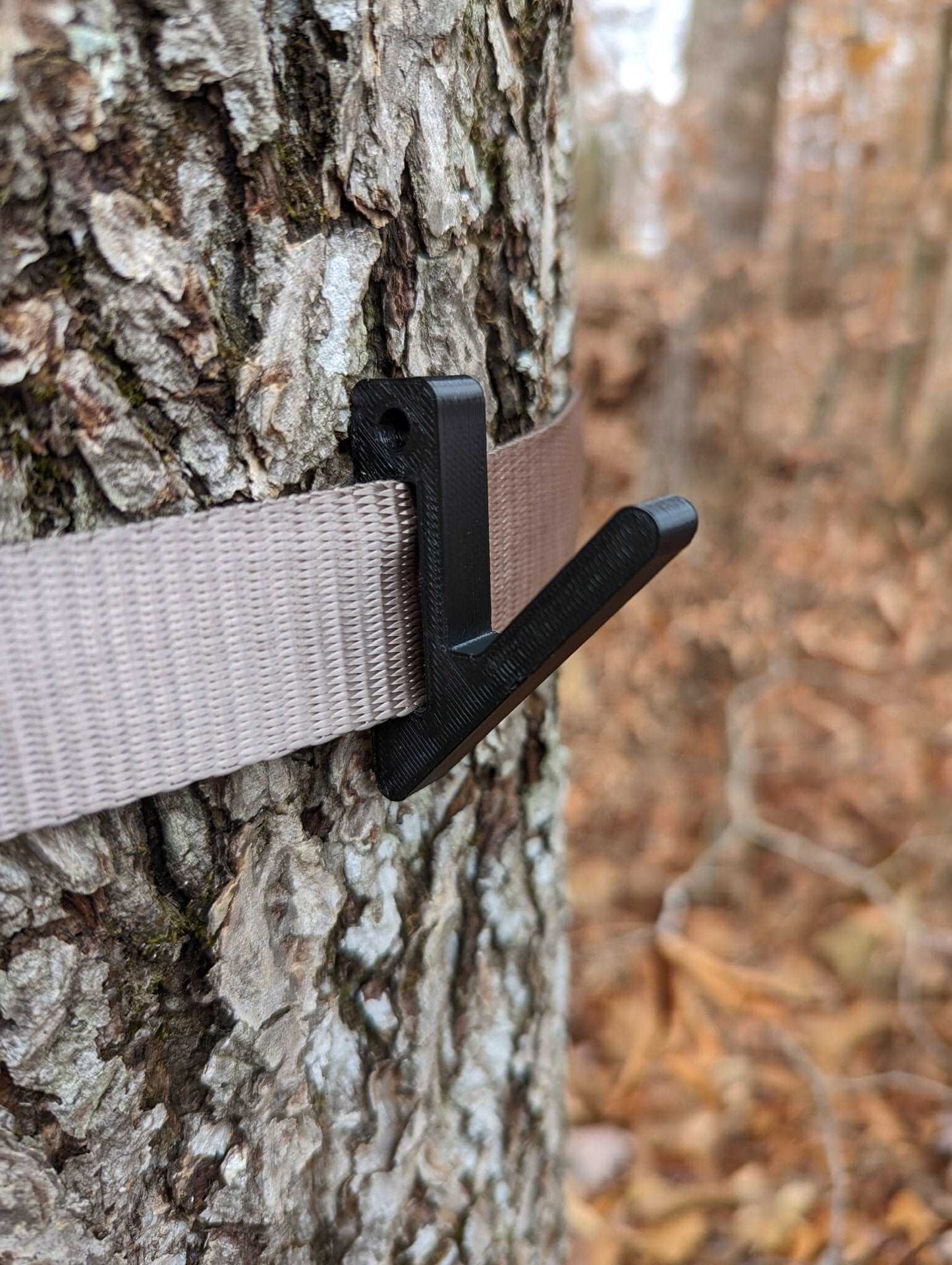 Angled Gear Hook for Saddle Hunting